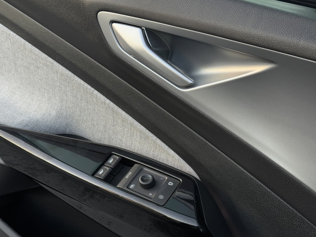 2025 Volkswagen Id.4 Image 24