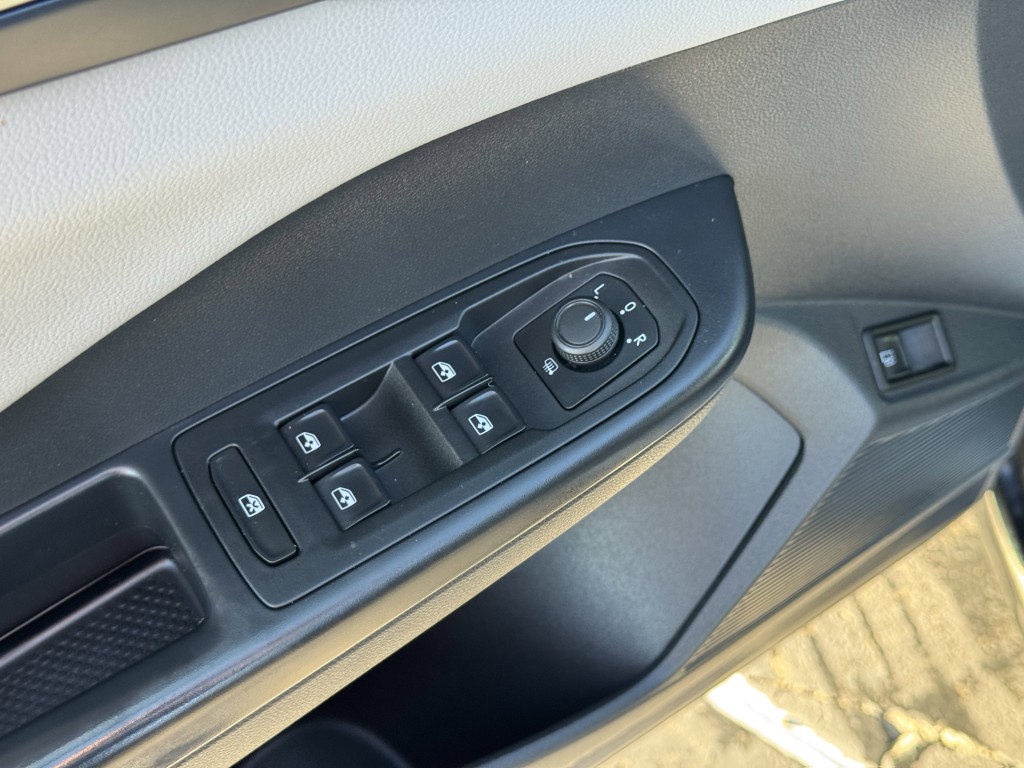 2022 Volkswagen Taos Image 22