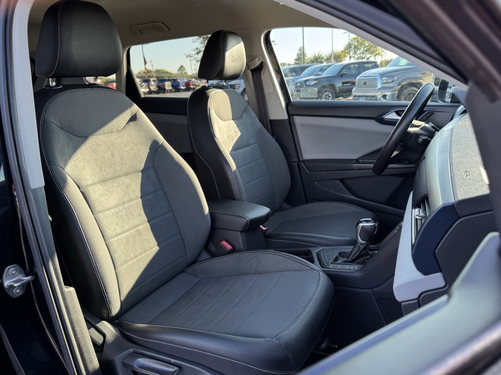 2022 Volkswagen Taos Image 24