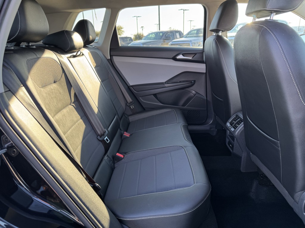 2022 Volkswagen Taos Image 25