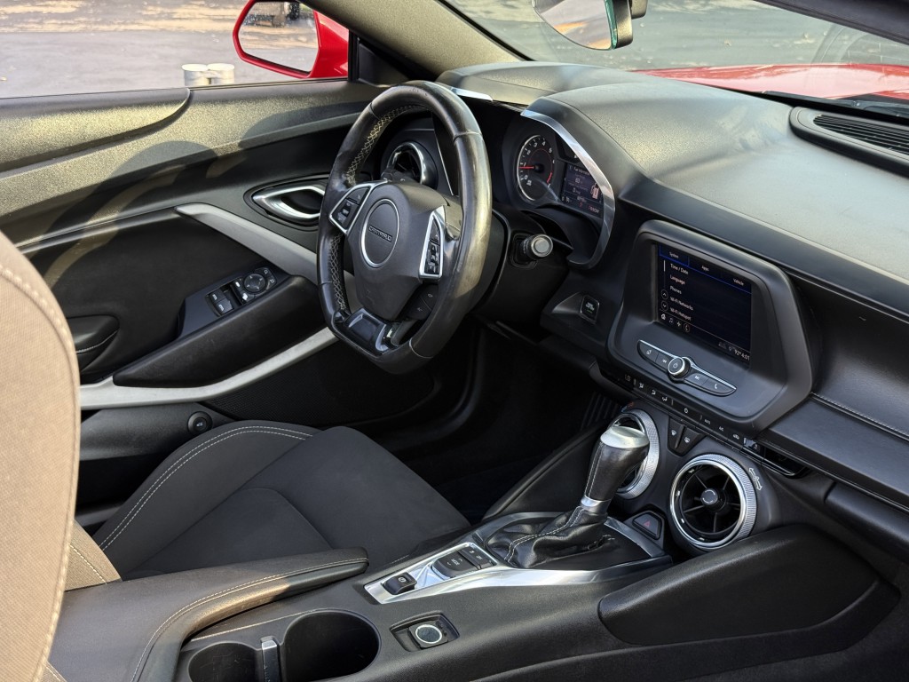 2020 Chevrolet Camaro Image 14