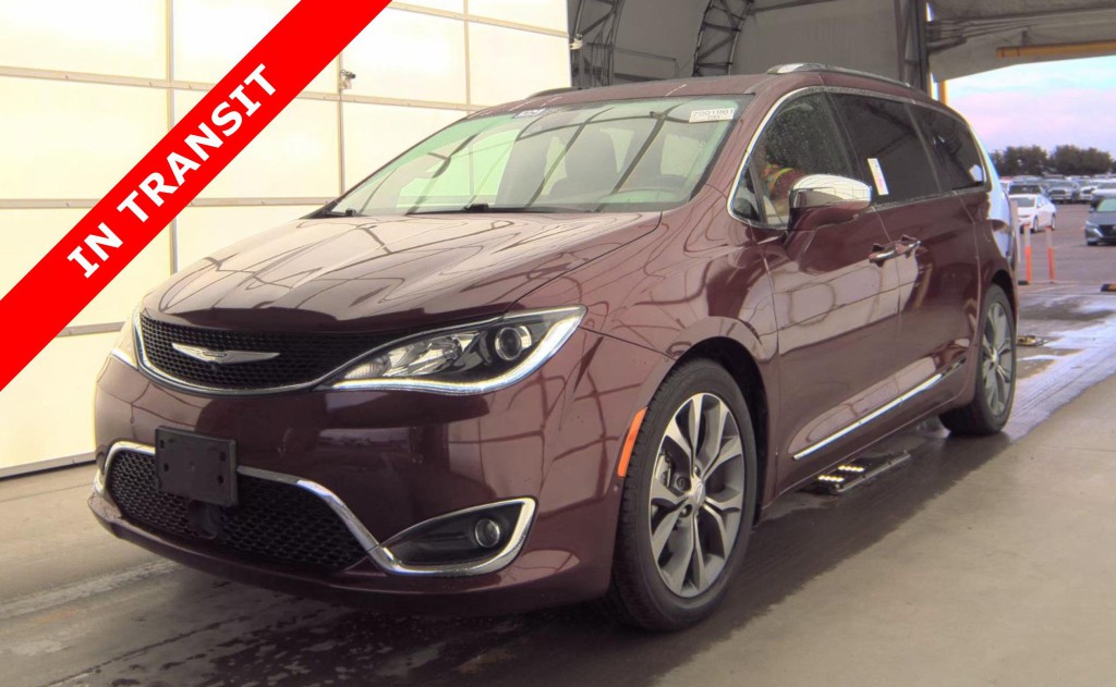 2018 Chrysler Pacifica Image 1