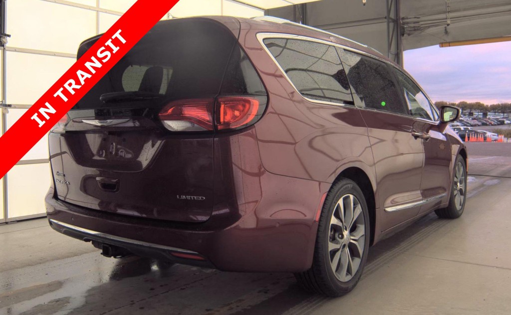 2018 Chrysler Pacifica Image 6