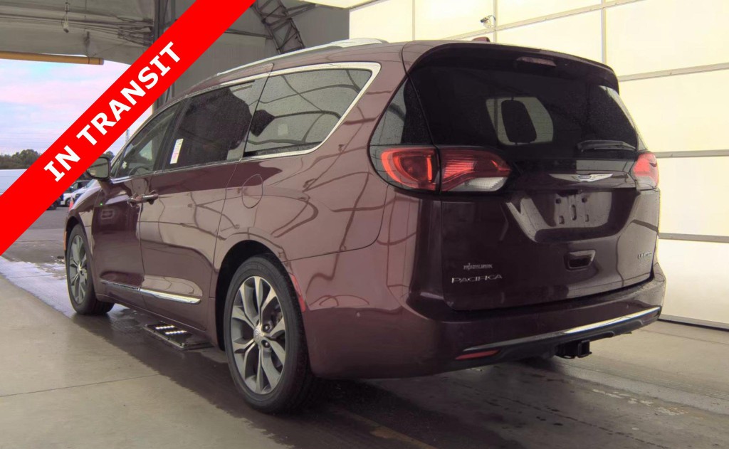 2018 Chrysler Pacifica Image 7