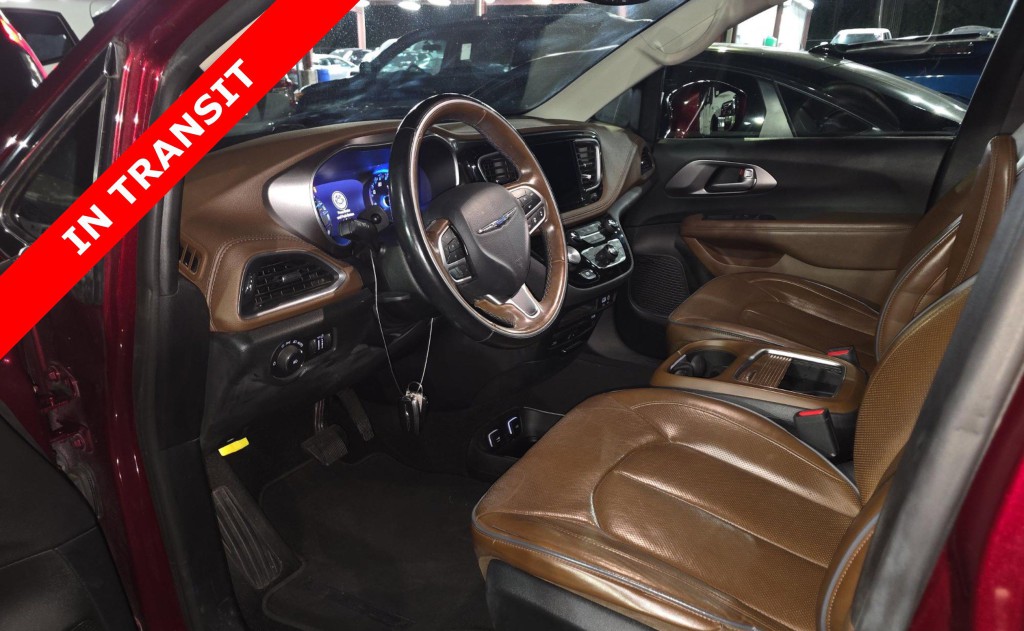 2018 Chrysler Pacifica Image 8