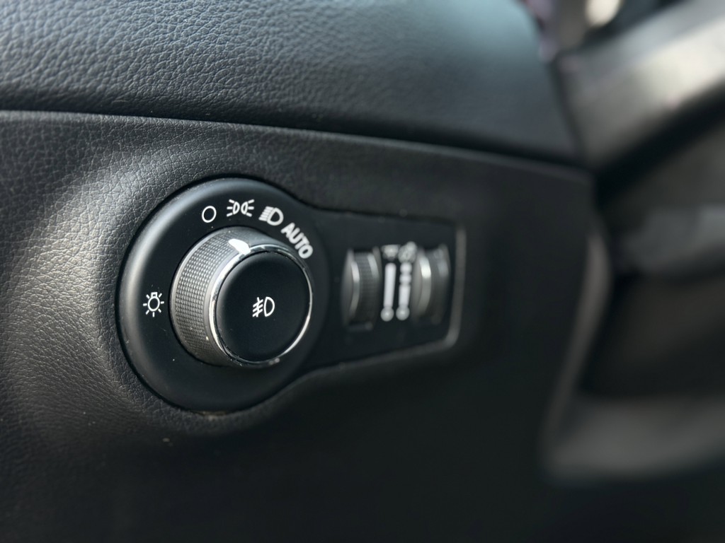 2020 Jeep Compass Image 25