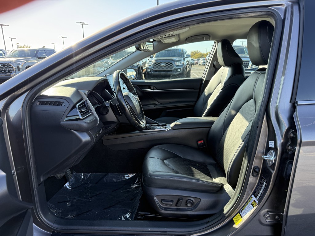 2022 Toyota Camry Image 25