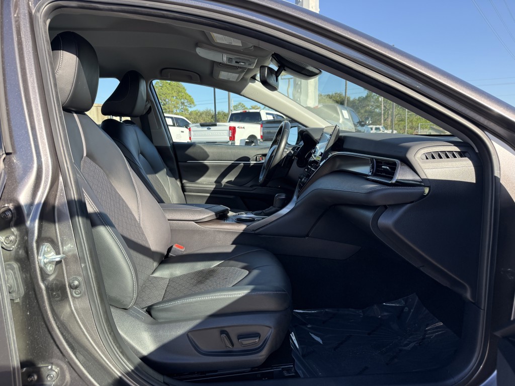 2022 Toyota Camry Image 26