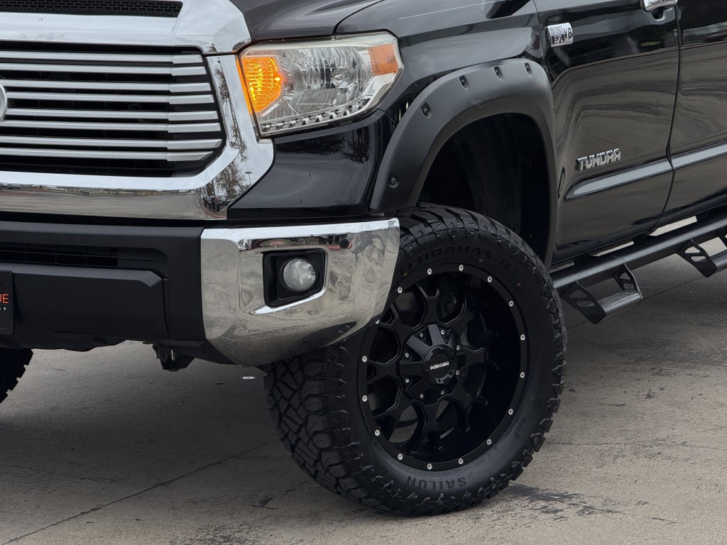 2017 Toyota Tundra Image 12