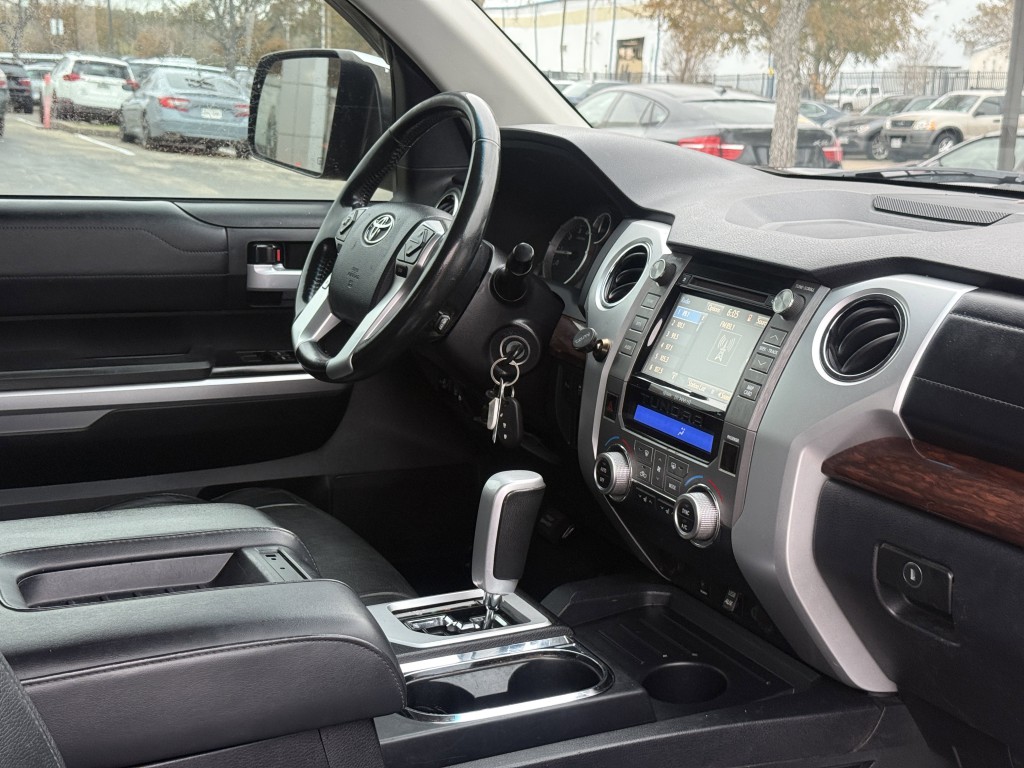 2017 Toyota Tundra Image 15