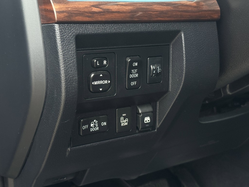 2017 Toyota Tundra Image 25