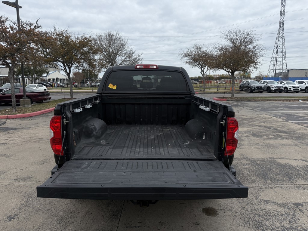 2017 Toyota Tundra Image 32