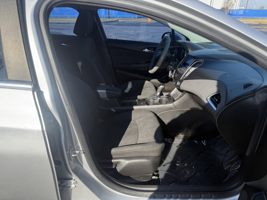 2019 Chevrolet Cruze Image 25