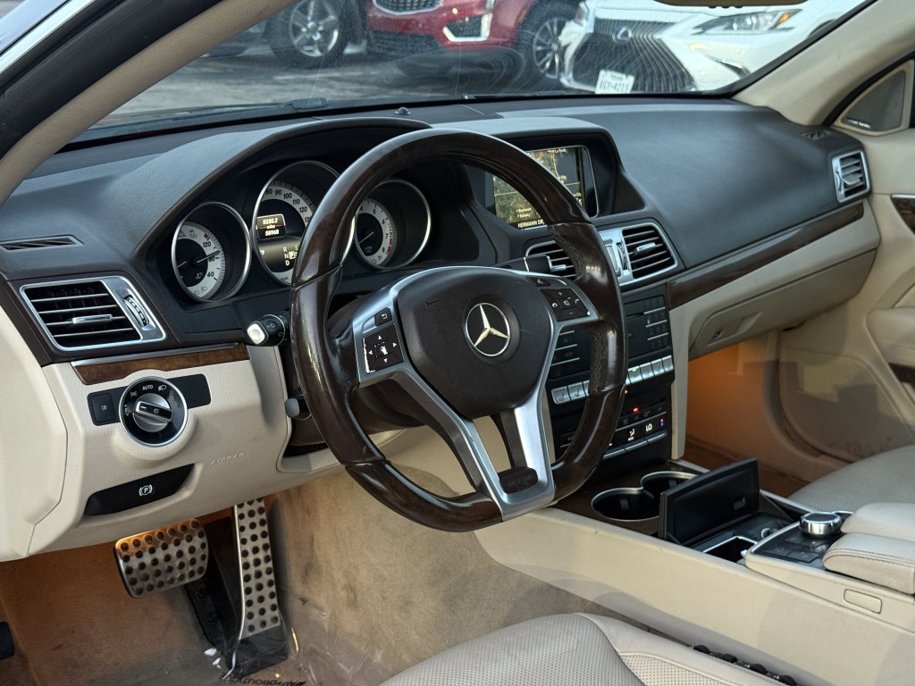 2016 Mercedes-Benz E-Class Image 14