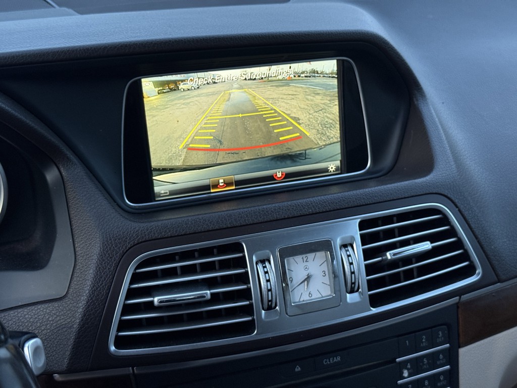 2016 Mercedes-Benz E-Class Image 25