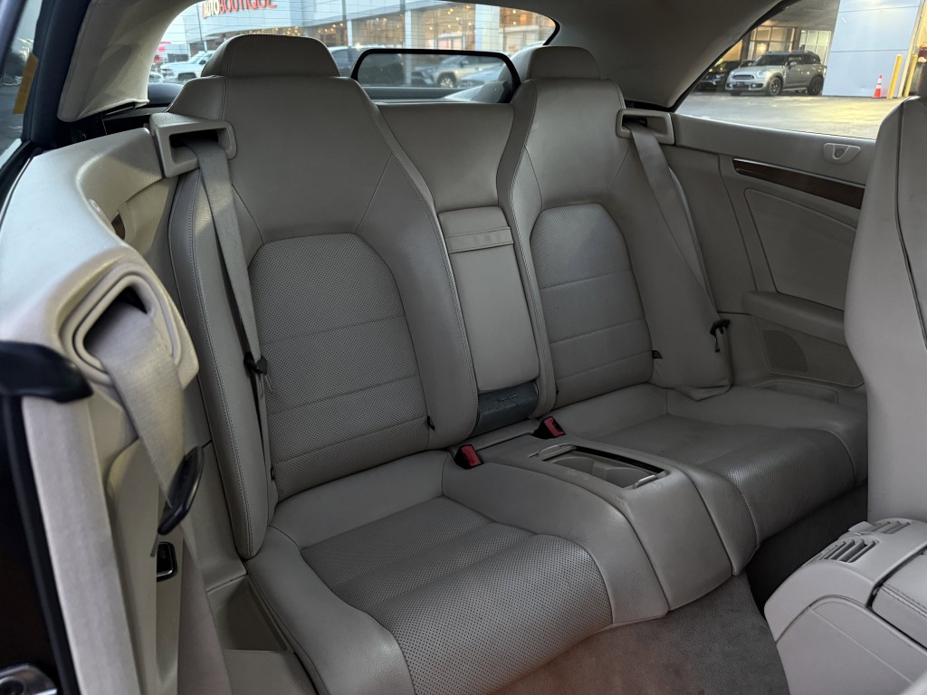 2016 Mercedes-Benz E-Class Image 32