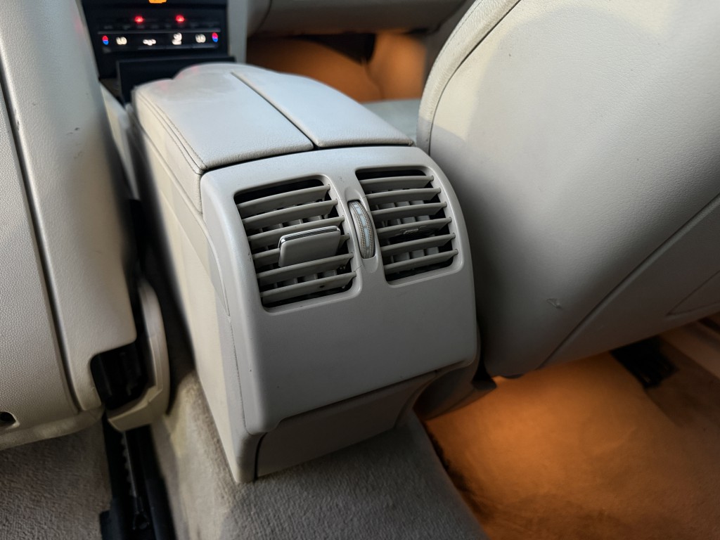 2016 Mercedes-Benz E-Class Image 34