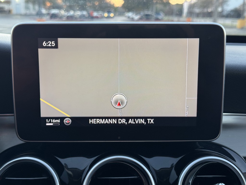 2015 Mercedes-Benz C-Class Image 18