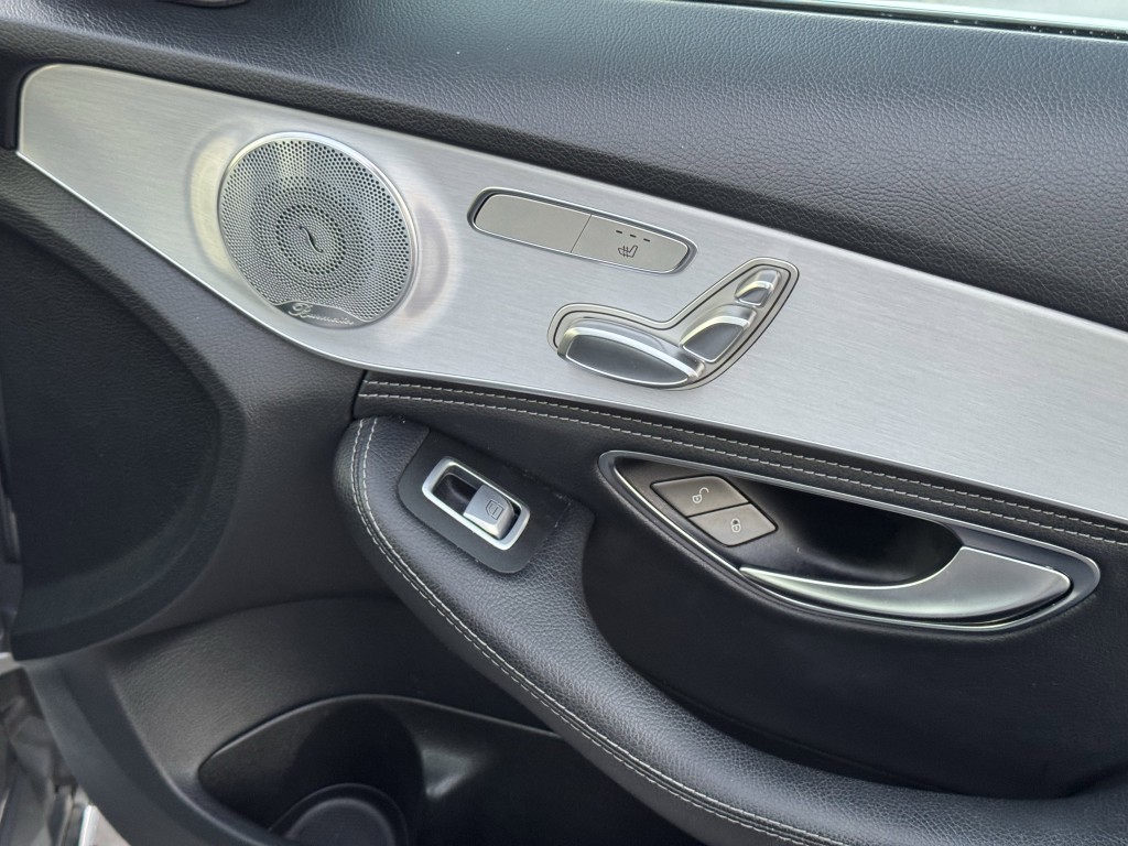 2015 Mercedes-Benz C-Class Image 24