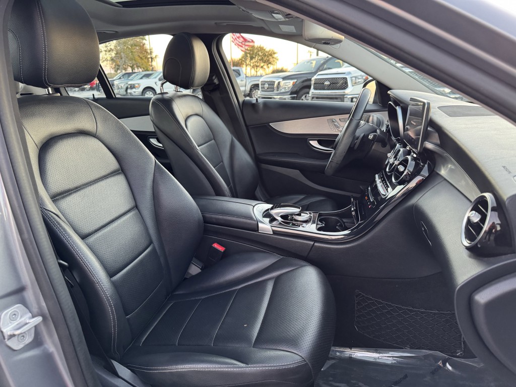 2015 Mercedes-Benz C-Class Image 25