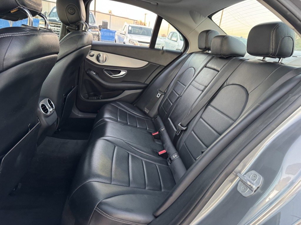 2015 Mercedes-Benz C-Class Image 27