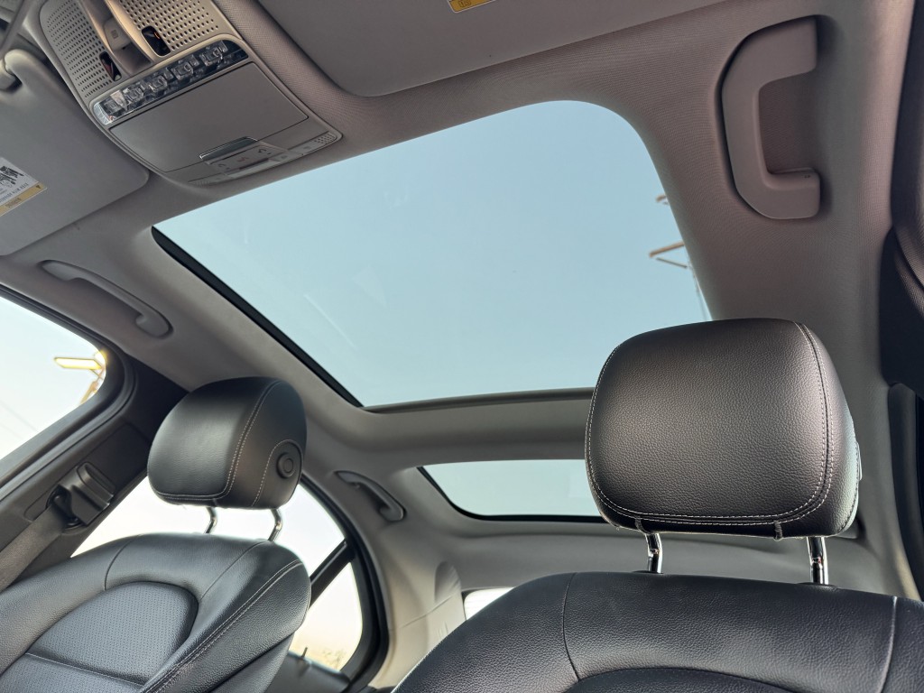 2015 Mercedes-Benz C-Class Image 28