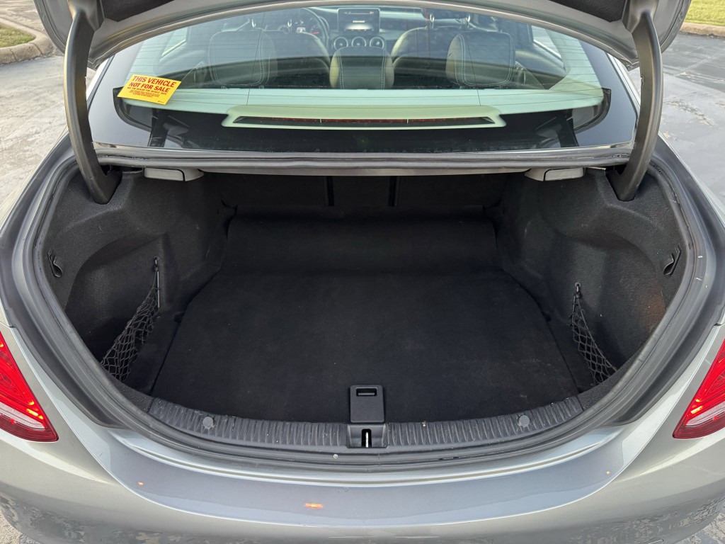 2015 Mercedes-Benz C-Class Image 29