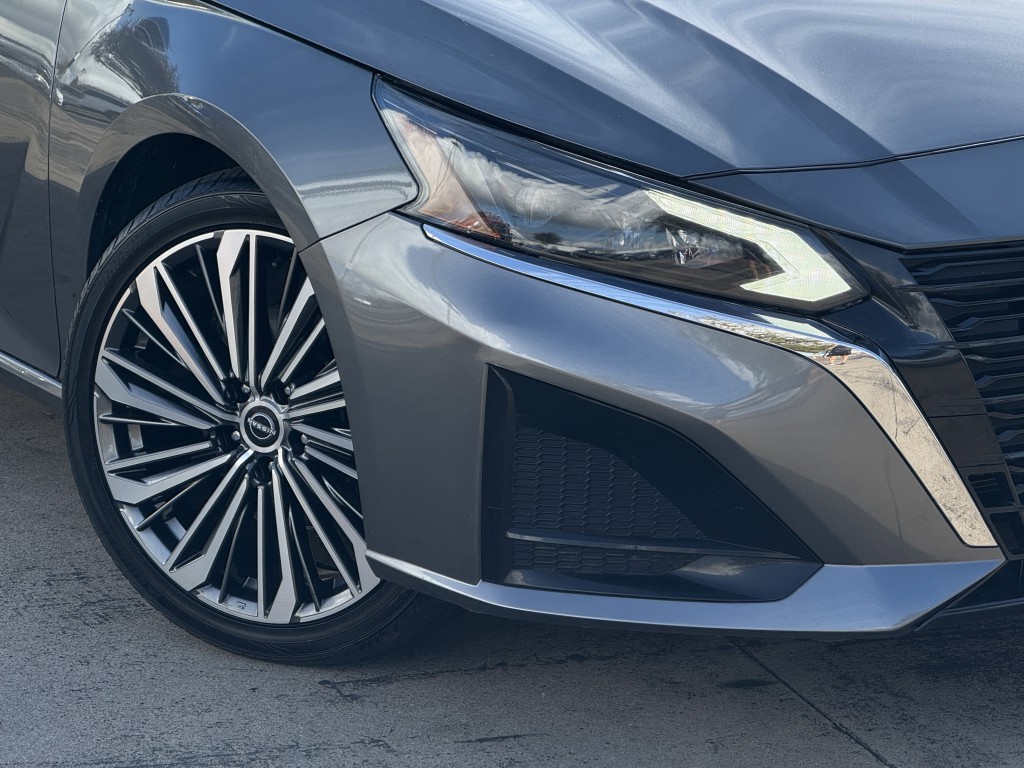 2023 Nissan Altima Image 11