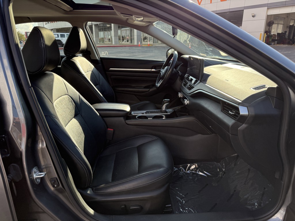 2023 Nissan Altima Image 30