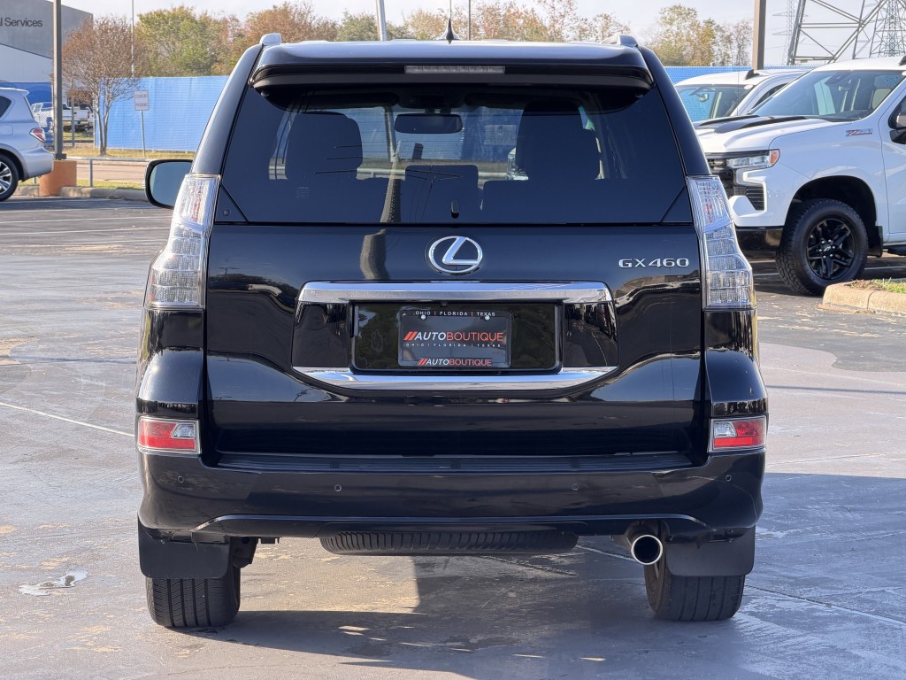 2019 Lexus GX Image 8