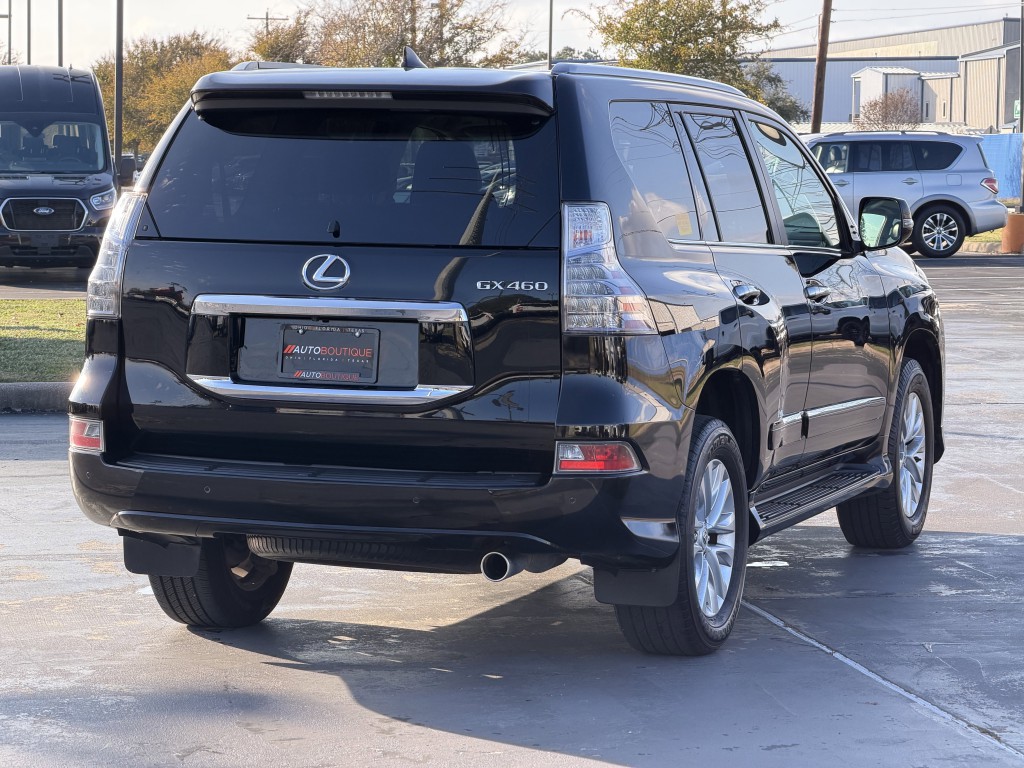 2019 Lexus GX Image 10