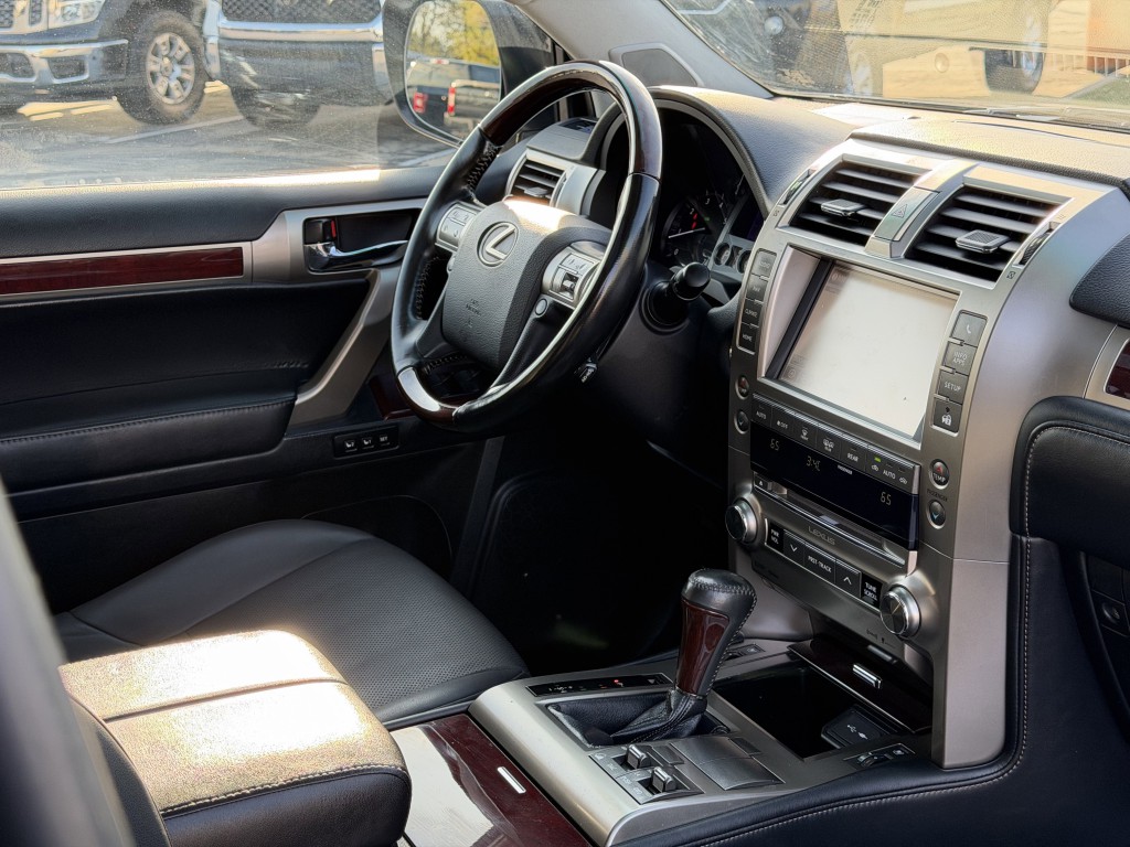 2019 Lexus GX Image 13