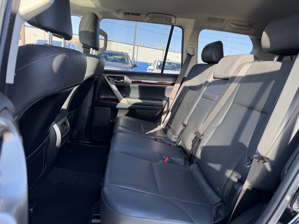 2019 Lexus GX Image 26