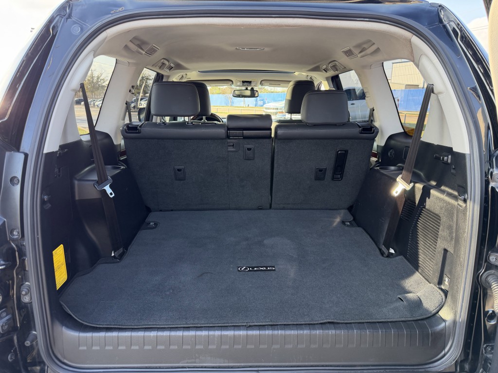 2019 Lexus GX Image 30