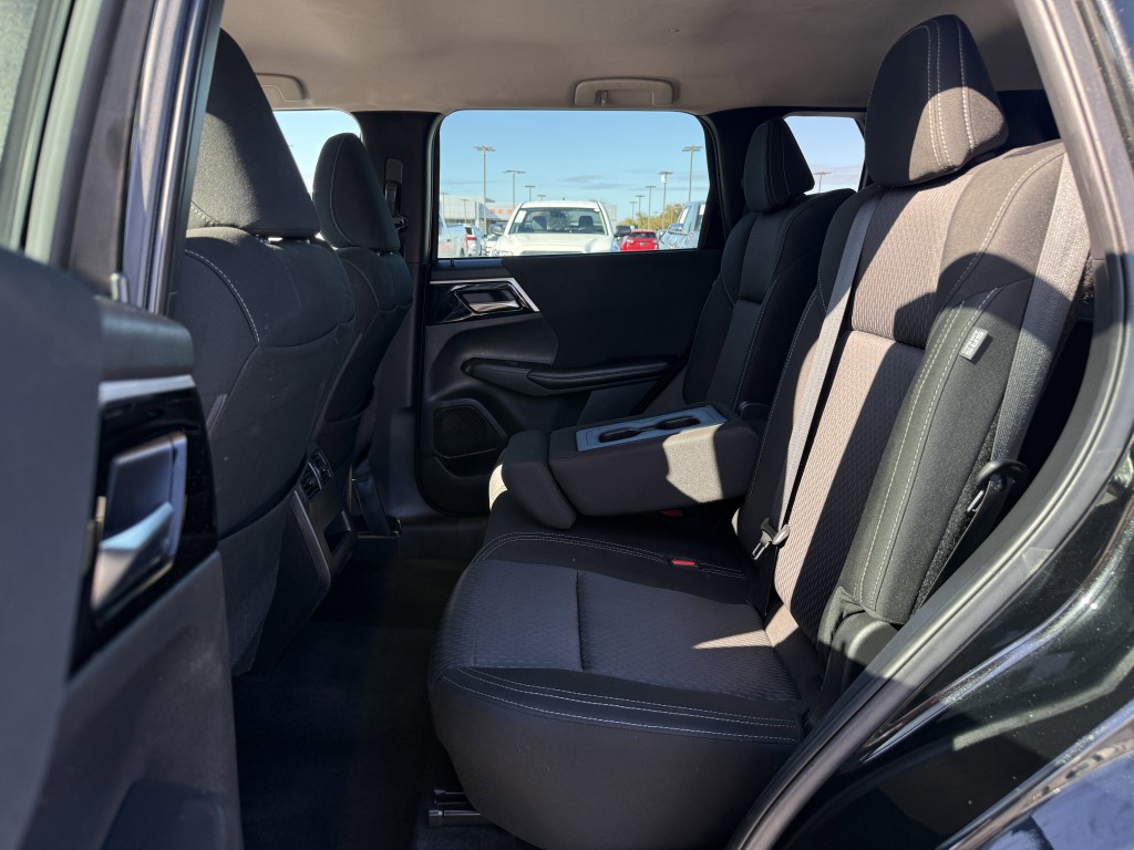 2022 Mitsubishi Outlander Image 30