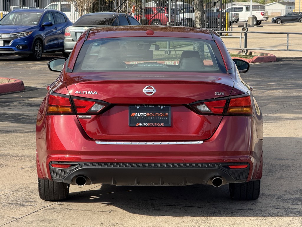 2021 Nissan Altima Image 7