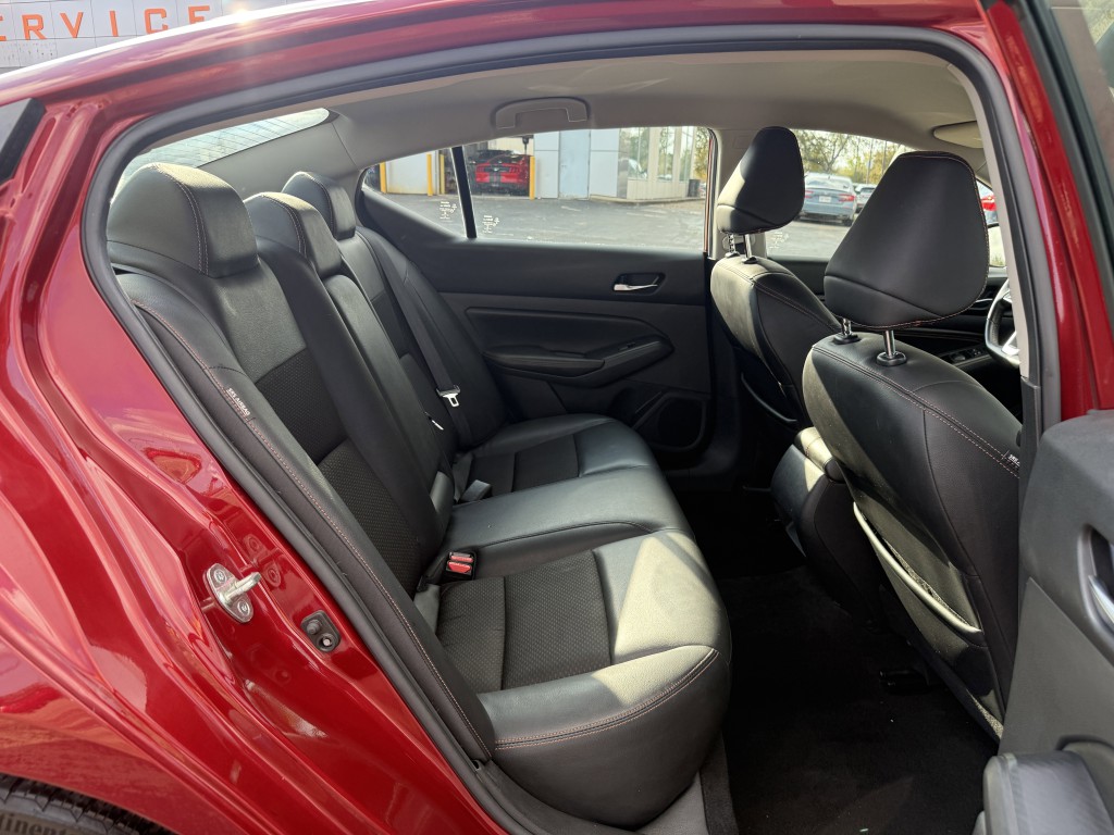 2021 Nissan Altima Image 26