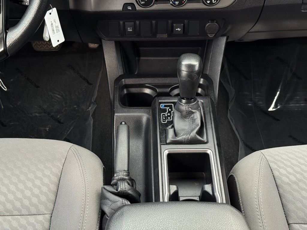 2021 Toyota Tacoma Image 21