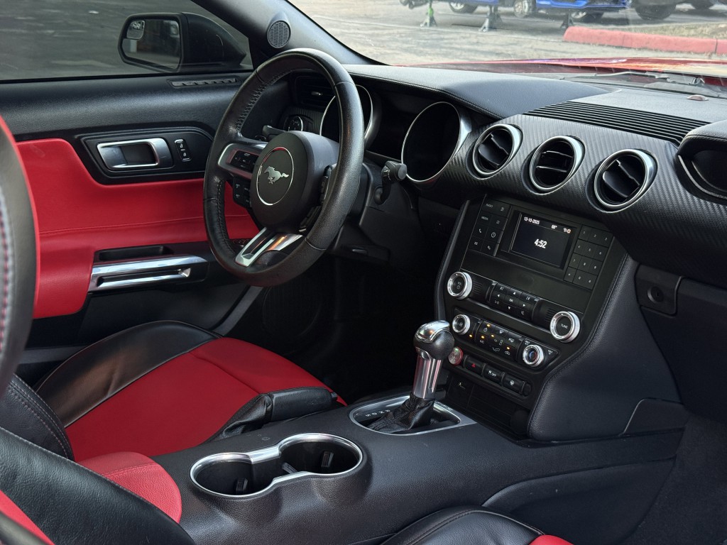 2020 Ford Mustang Image 15