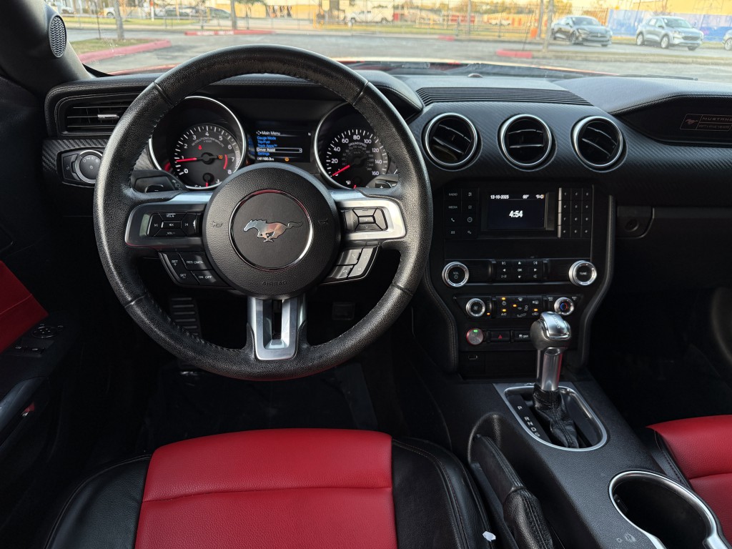 2020 Ford Mustang Image 17