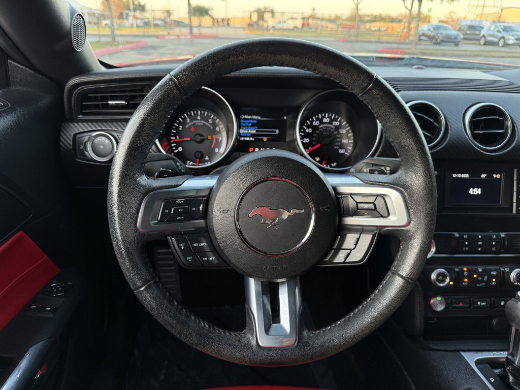 2020 Ford Mustang Image 18