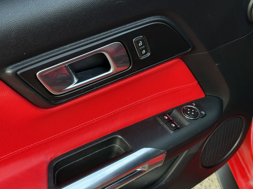 2020 Ford Mustang Image 27