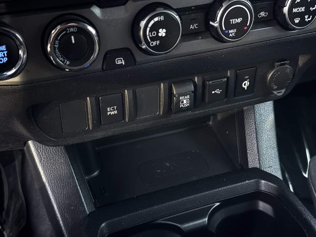 2020 Toyota Tacoma Image 20