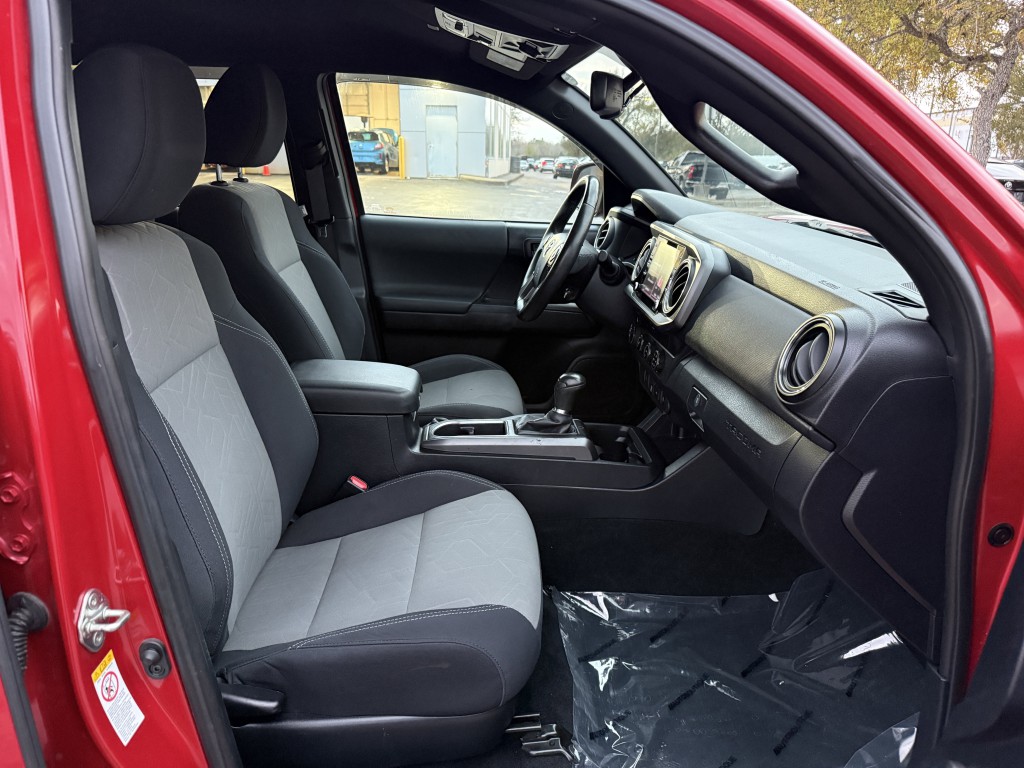 2020 Toyota Tacoma Image 27