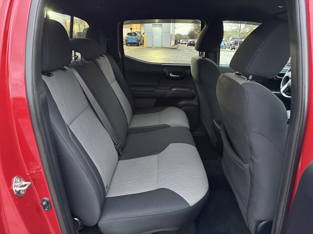 2020 Toyota Tacoma Image 28