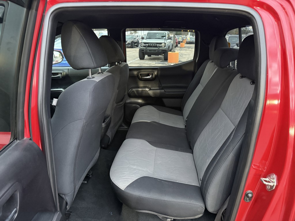 2020 Toyota Tacoma Image 29