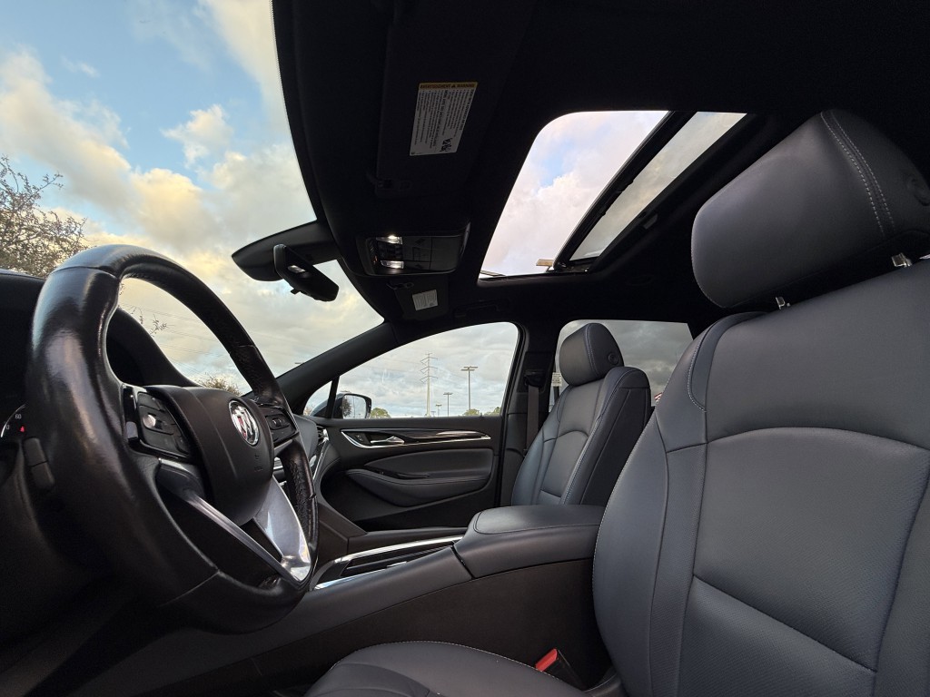 2023 Buick Enclave Image 3
