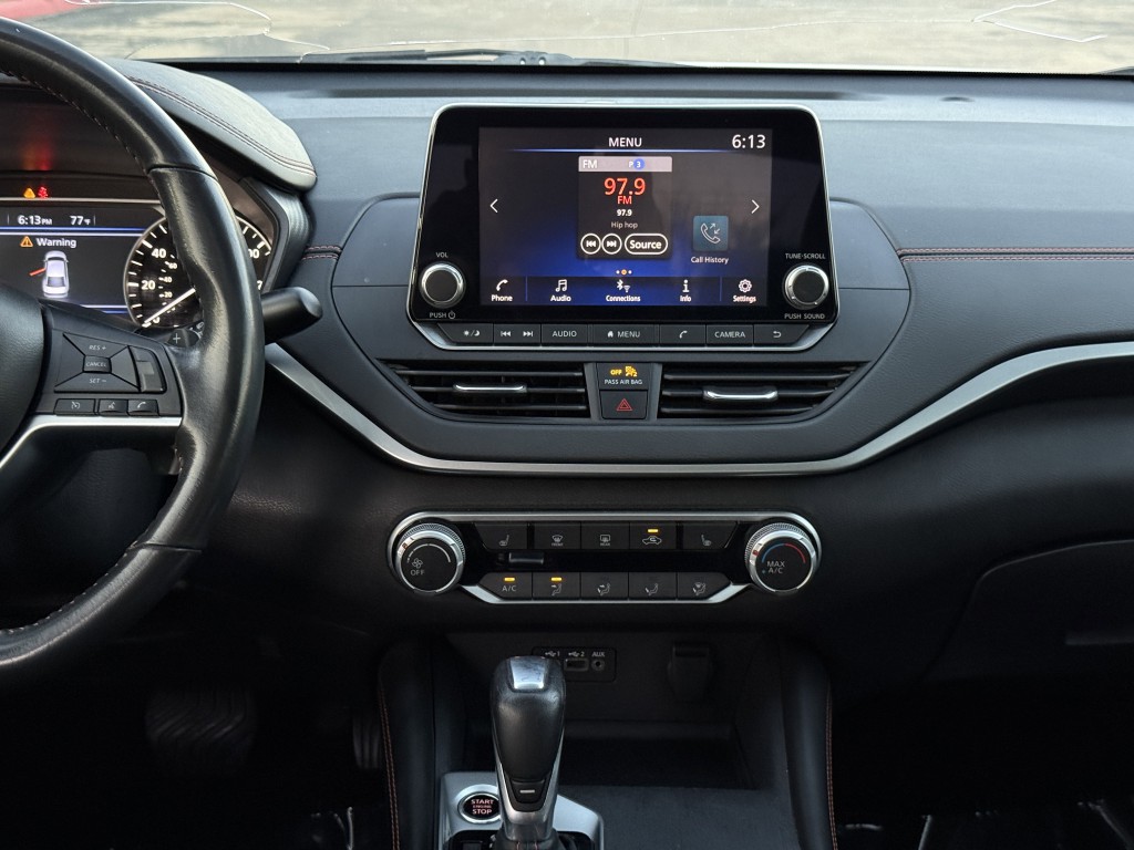 2022 Nissan Altima Image 19