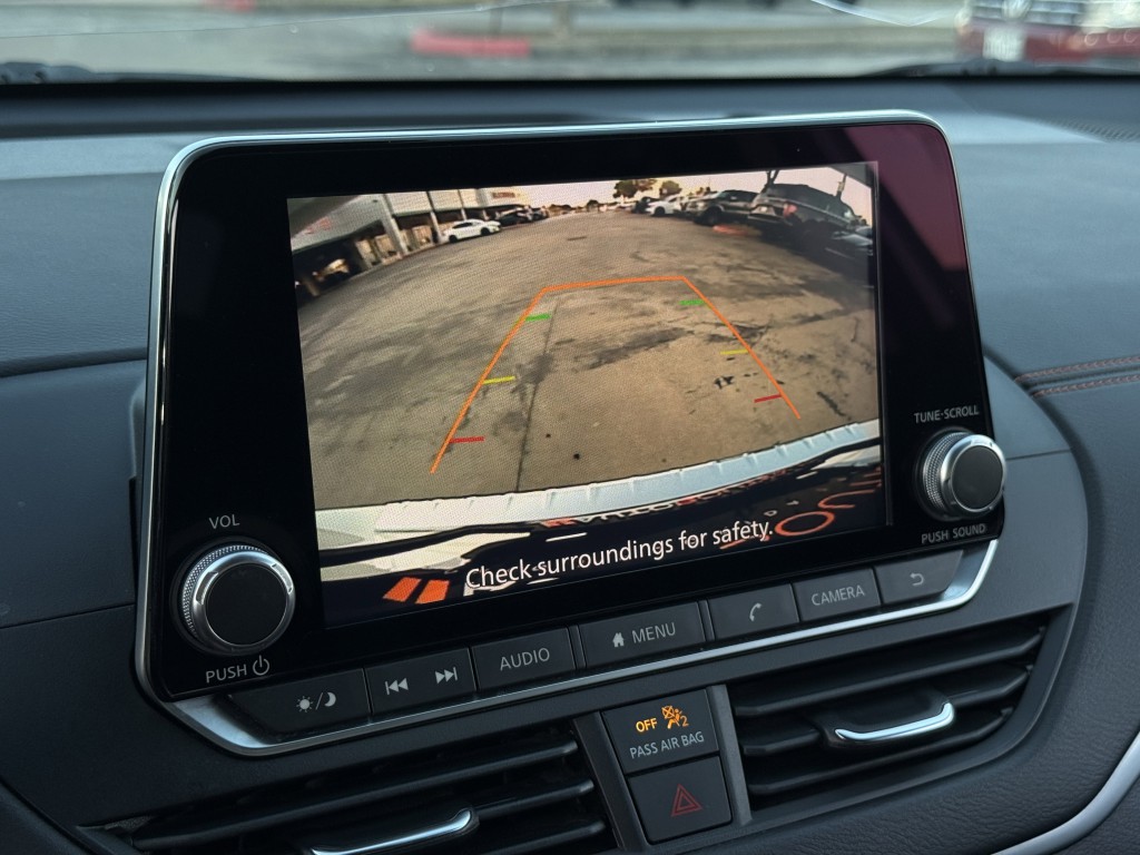 2022 Nissan Altima Image 21