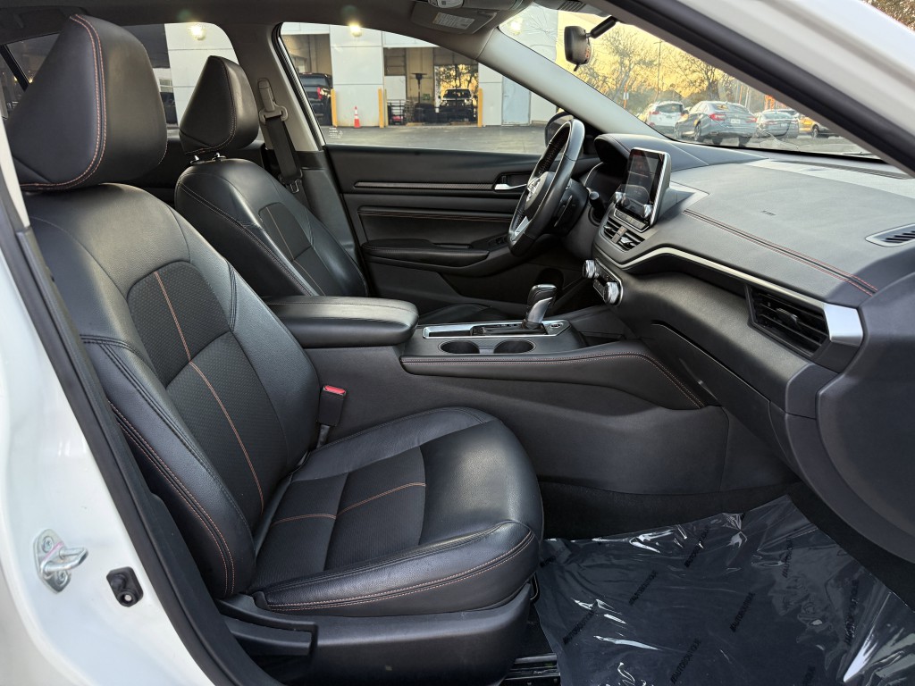 2022 Nissan Altima Image 26